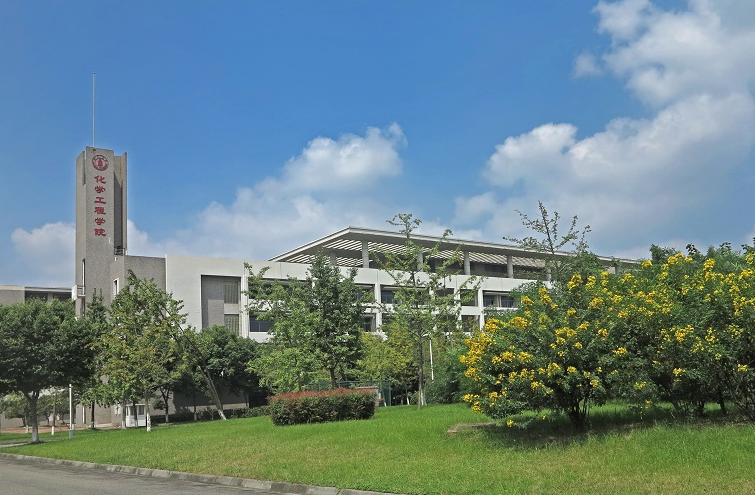 改名“很失败”的985大学，名气一落千丈，改回原名再得“复宠”