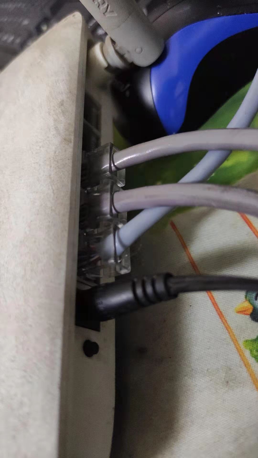 无线路由器频繁掉线无法连接怎么办？