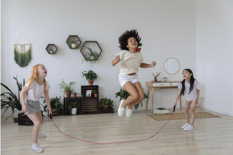 跳绳的正确方法与技巧，小学生和中考跳绳的正确方法与技巧？