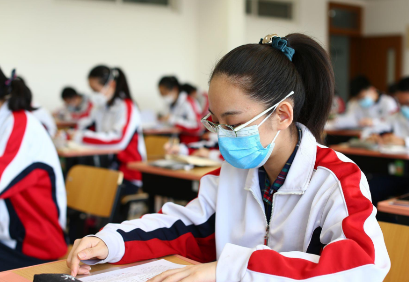 江苏高考作文，全文755个字却获“满分”，有30个字老师都不认识