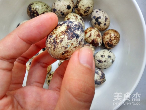 “天然黄体酮”被发现！女性一定记得常吃，40岁了依旧年轻
