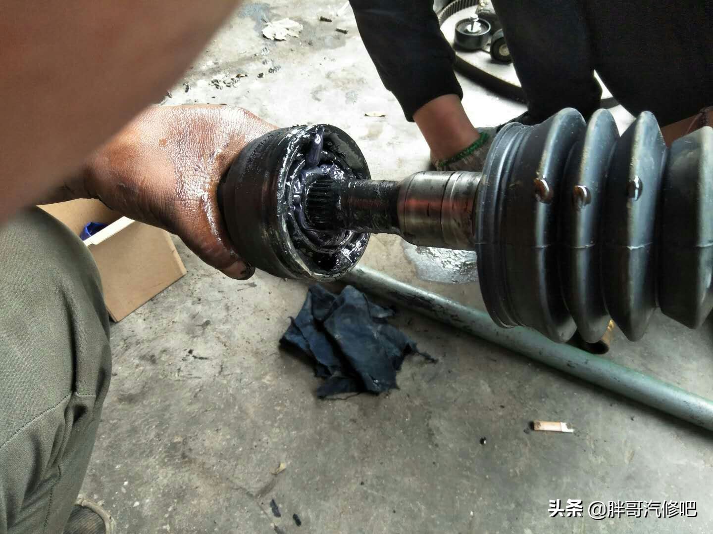 10万公里的车该如何保养？检查不是走马观花，保养不只是换机油