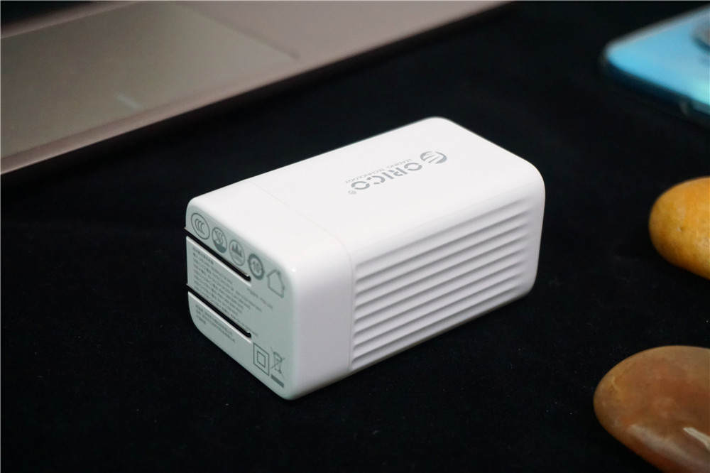 ORICO 65W氮化镓3口充电器-超强快充，快如闪电