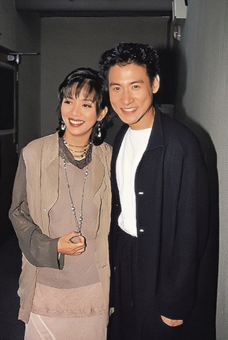 梅艳芳罕见照：从4岁到40岁，34张照片看尽“女人花”短暂的一生