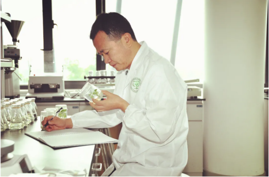 走出15位院士，创造无数第一，排名国内顶尖！这所高校号称全国最高绿色学府！