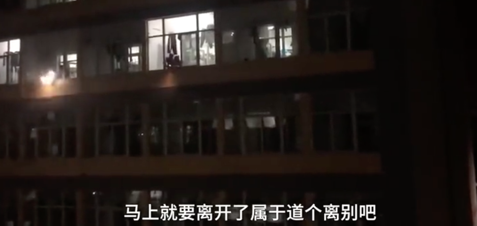 篝火晚会、烟花祝福！今年毕业季，这些高校令人羡慕