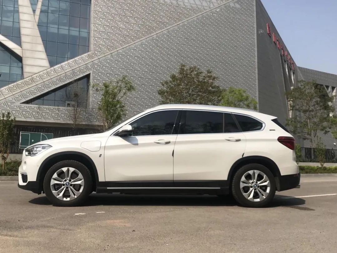 宝马X3跑高速动力够不够？满油续航923km，综合油耗6.2L...