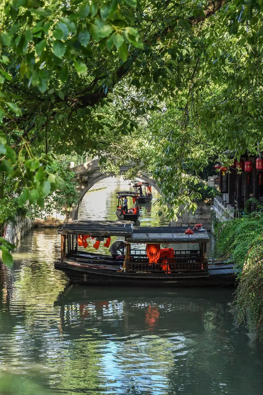 小桥流水，石板巷陌，秋来最美是古镇