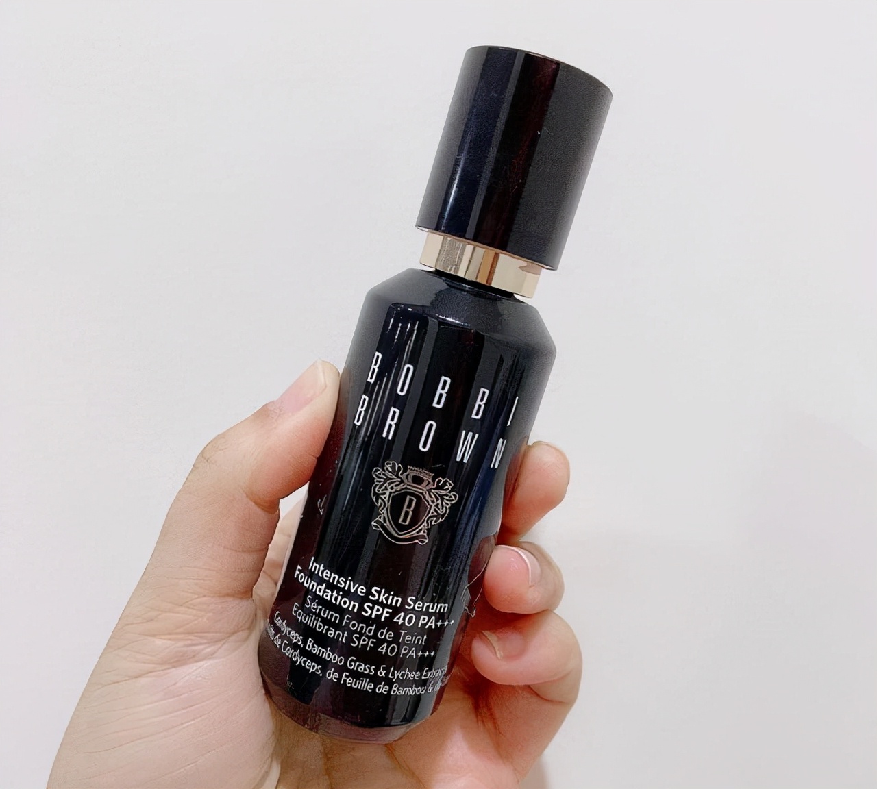 四大“王牌粉底液”真实测评：芭比布朗更服帖，YSL妆感重