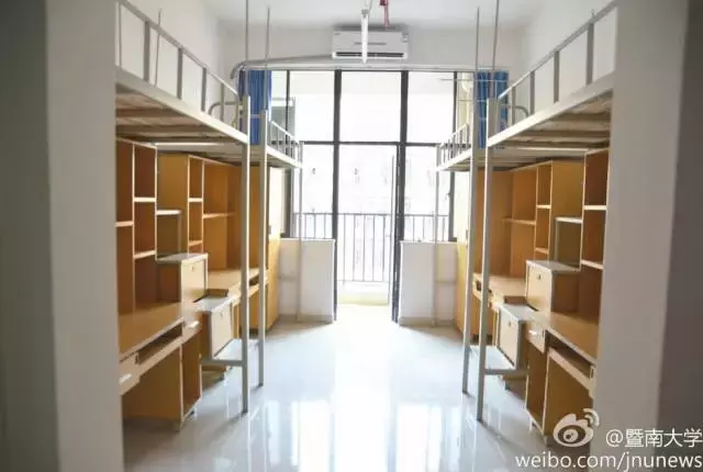 广东最坑爹vs最壕的大学宿舍！你们感受一下，这区别扎心了