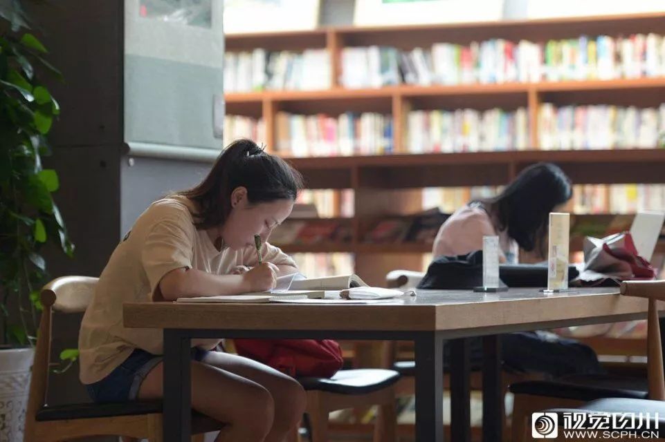 重要！成都积分落户本月25日开始预约，没有学历也可...