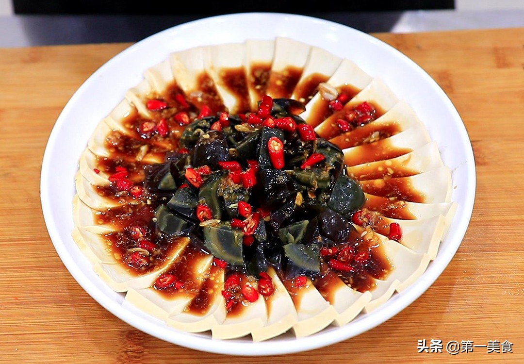 图片[5]-【皮蛋豆腐】做法步骤图 鲜嫩可口 下饭又下酒-起舞食谱网