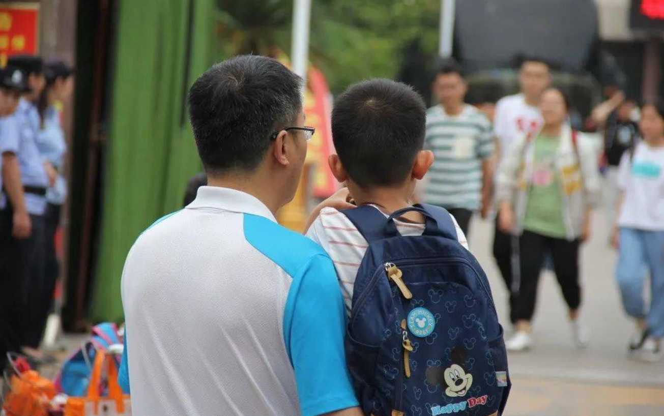 10岁上大学的张炘炀，曾狂言没钱人一定没素质，今已褪下神童光环