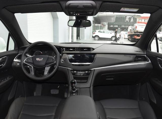 预算43万，凯迪拉克XT5和雷克萨斯RX档次谁高？车主一语道破