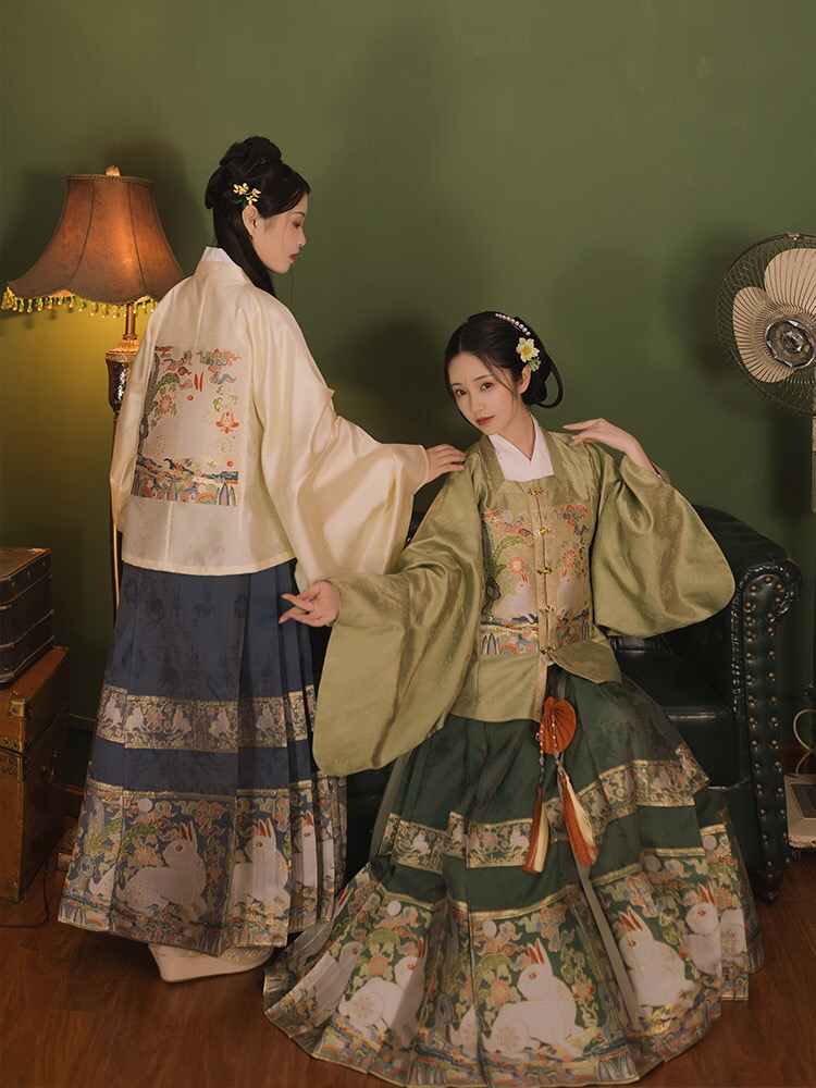 汉服品牌跨年夜，力挺新疆棉，传承文化美。