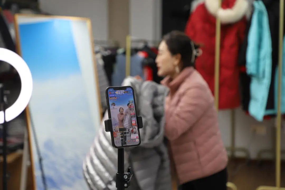 一个品牌做店播的纠结和思考：老板做操盘手，这不科学
