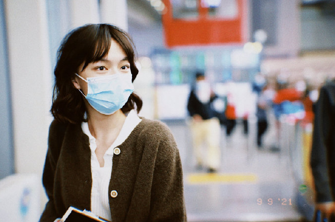 女大学生好心帮室友带东西，要钱时却被骂，这点钱也好意思要