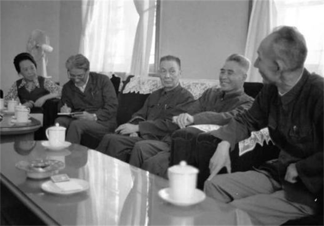 王耀武的后代过得怎么样？女儿生下“五朵金花”