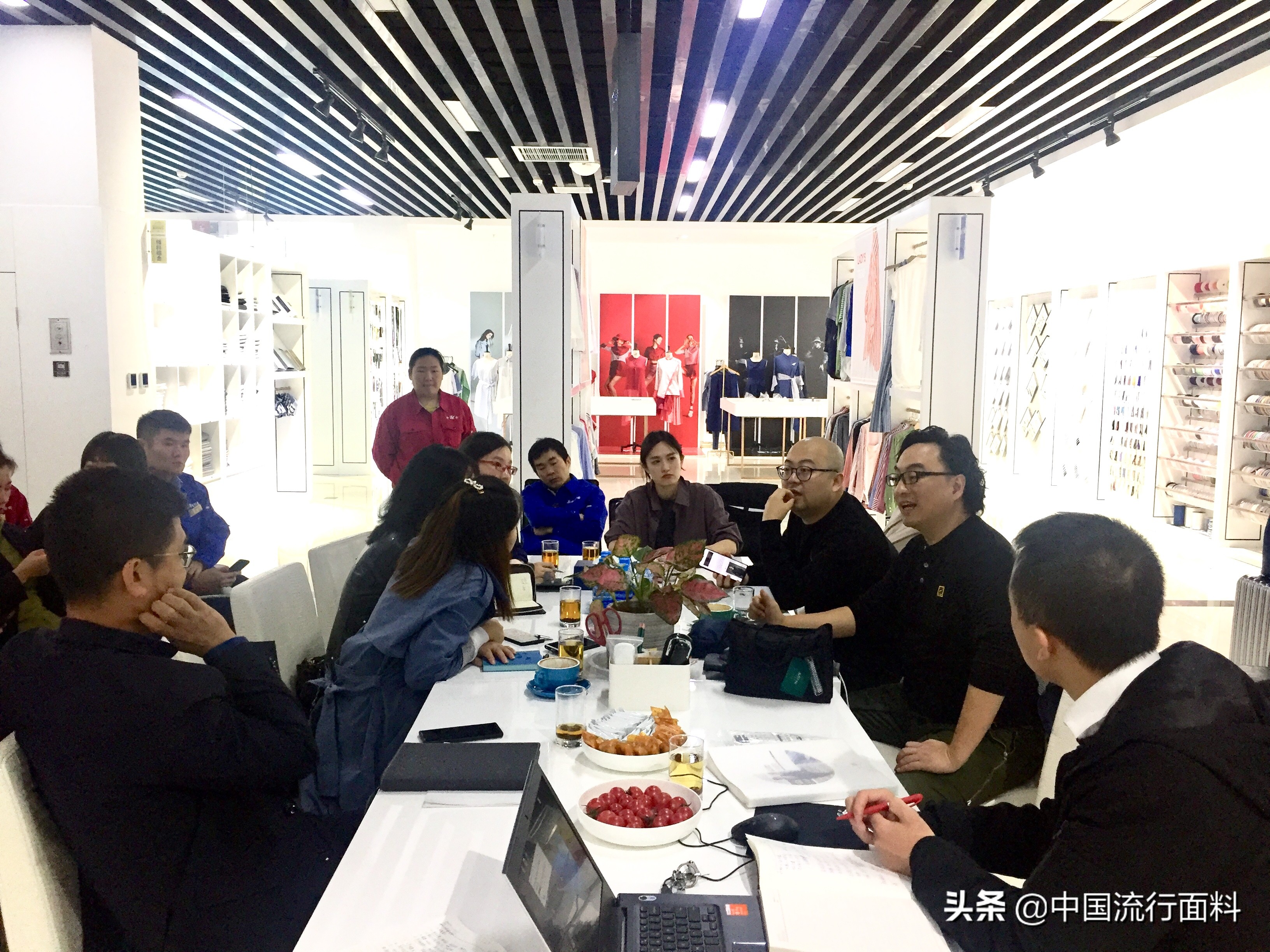 如意、鲁泰、鲁丰：强强联合将引动2021春夏多少时尚猜想？|时尚万里行
