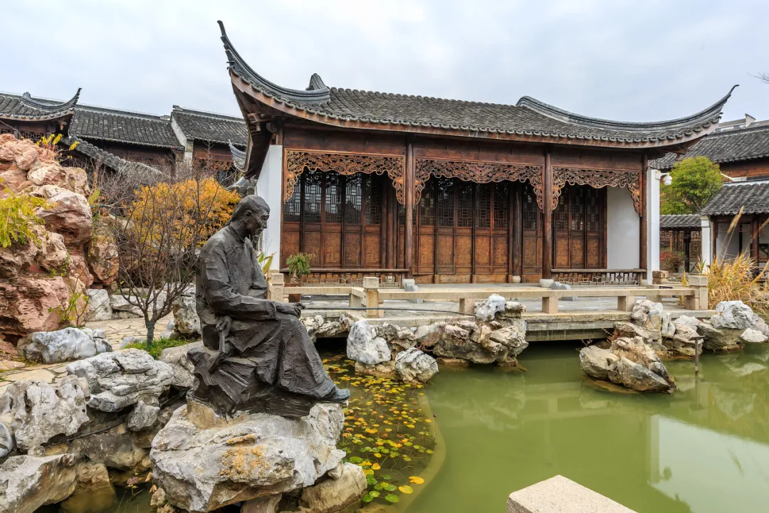 那个写《肉蒲团》的人，一生就像开了挂