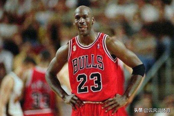 nba45号有哪些球星(篮球之神穿45号？米切尔狂轰57 9 7，球迷：顶薪稳了，季后赛悬了)