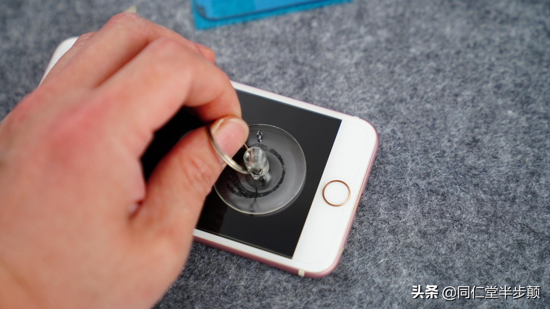 手机卡得不知所措？手把手教你更换大容量电池焕发新生