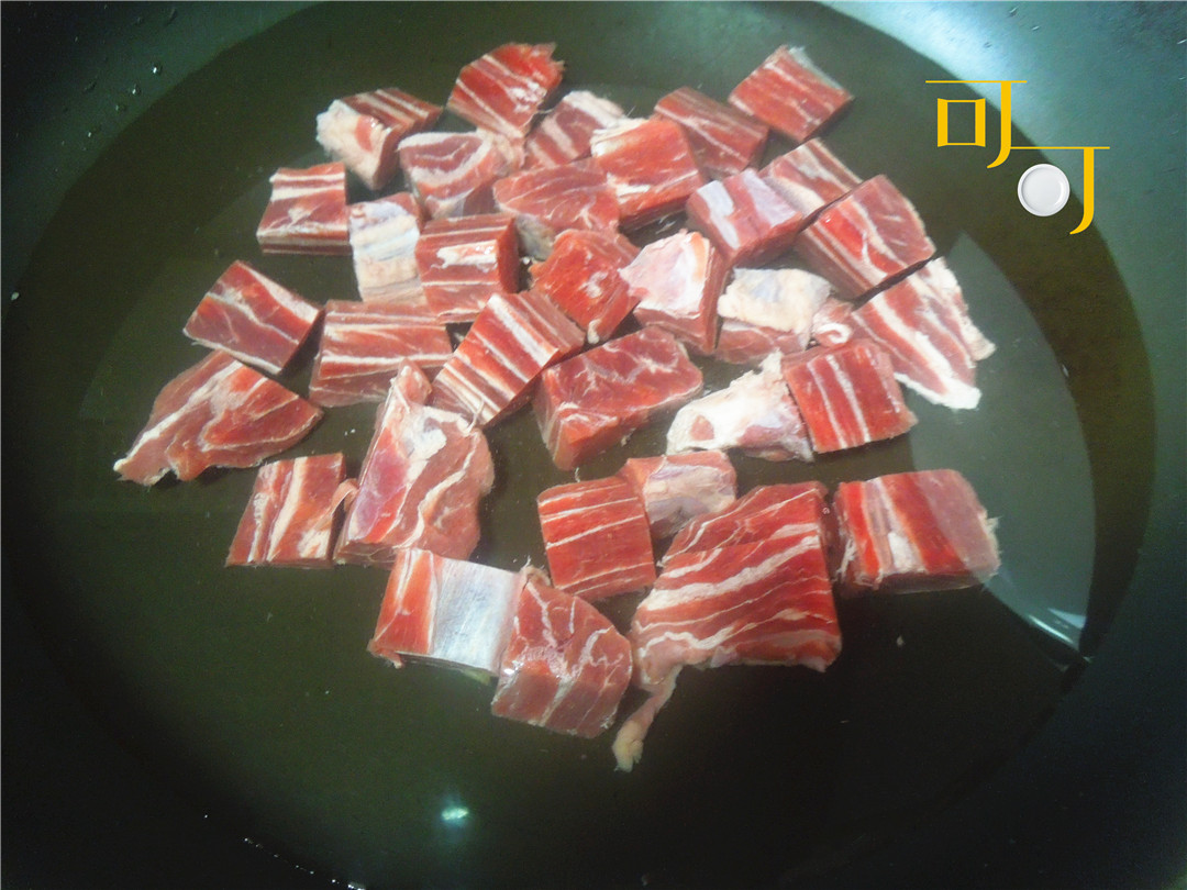 用沙茶酱炖一锅牛肉，鲜香下饭，广东、闽南人特别喜爱