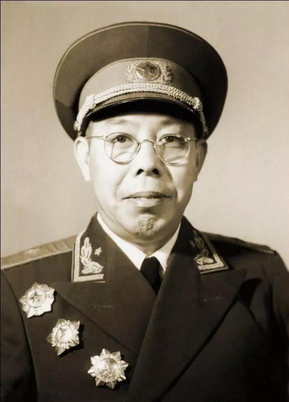 解析55年9月政治学院、后勤学院，军事工程学院授衔少将的薪金