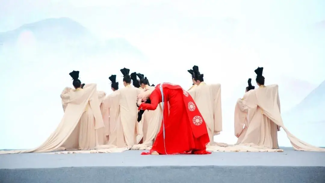 被誉为服务明星的沃土，这所学校不简单