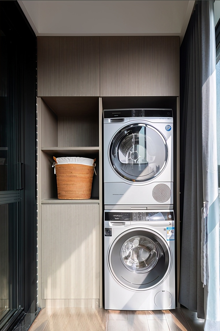 上下叠放一,高颜值洗烘组合网友3:搭配起来也比较容易,跟我家的洗衣机