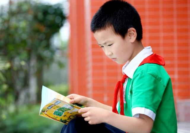 关于大学生贫困补助（部分大学生的福利）