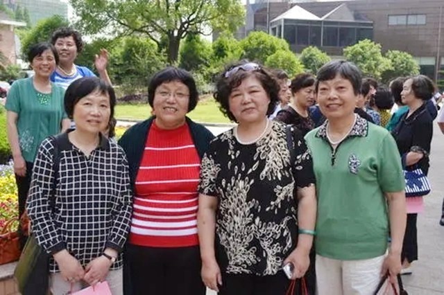 王耀武的后代过得怎么样？女儿生下“五朵金花”