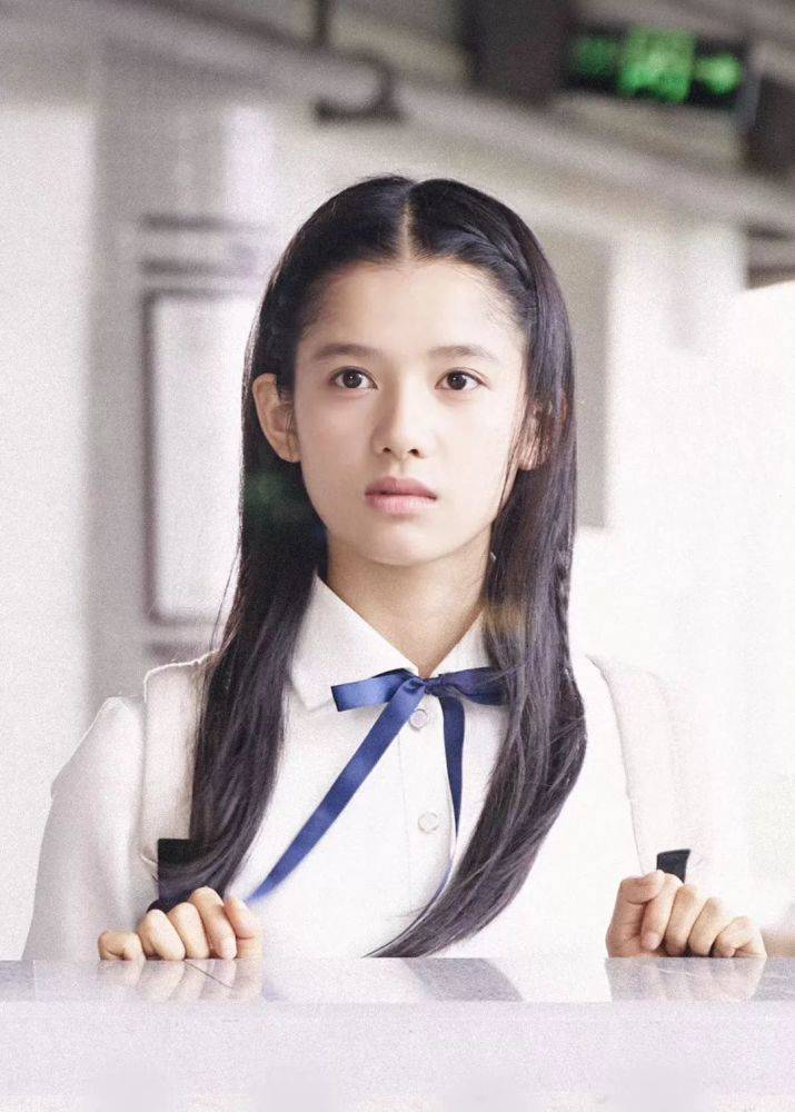 北电无滤镜毕业照曝光：关晓彤周也同框比美，王俊凯比同学嫩太多