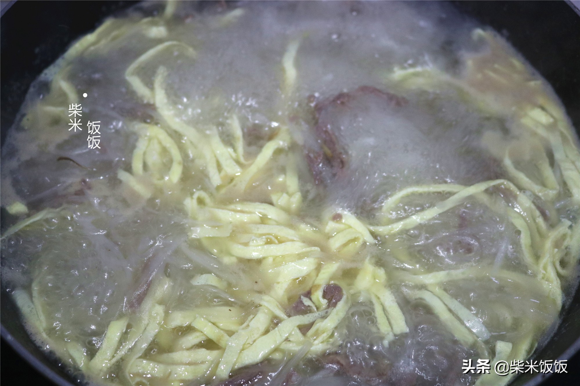 深秋十月，多喝这碗汤，3种食材搭配，营养补水，太鲜了