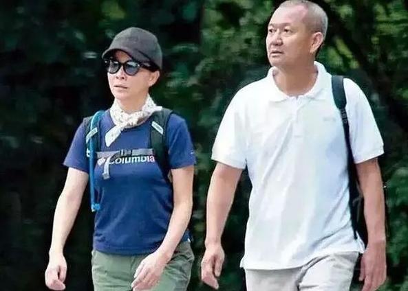 塑料姐妹情？5对撕破脸的明星，有人抢闺蜜男友，有人背后插刀