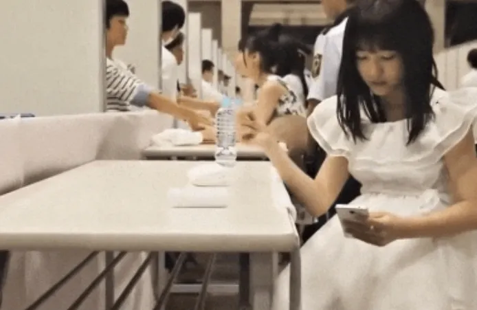 IZ*ONE成员解散后遭遇“孤立”;亚洲艺人首次获得全美音乐大奖