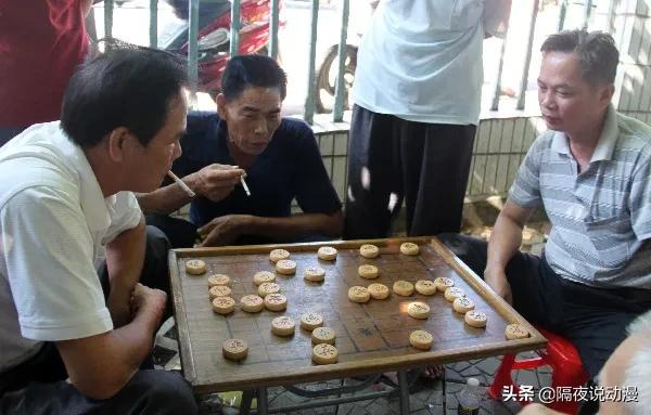 网游新规下的凡尔赛：老爸是个游戏迷，从小被带着玩各种主机游戏
