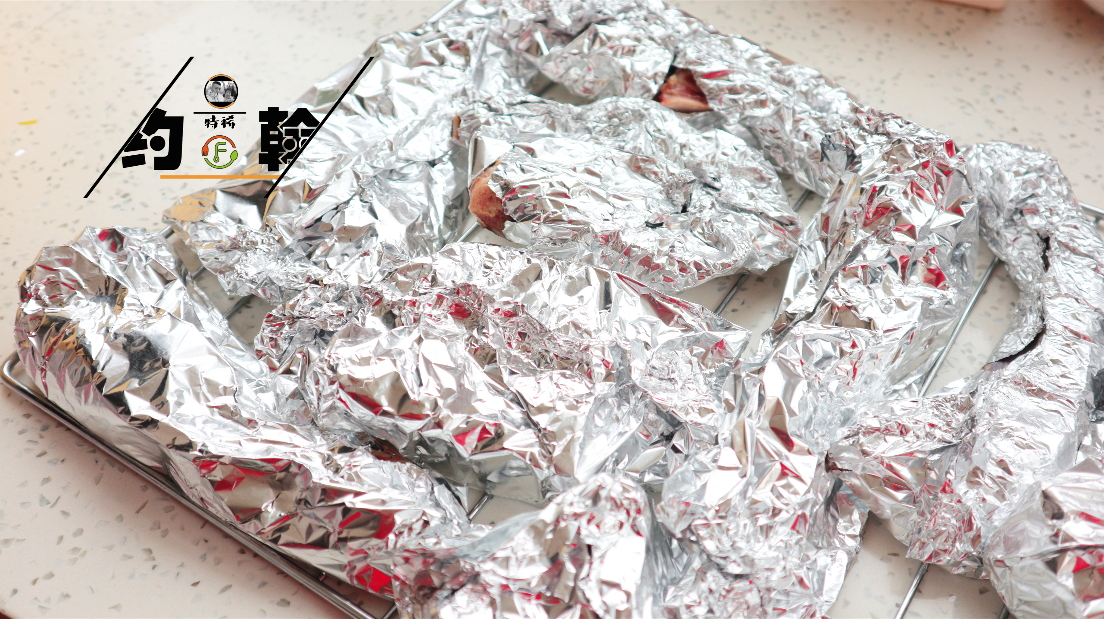 过年做的“烤羊排”，外焦里嫩、色泽诱人，一口下去满嘴留香