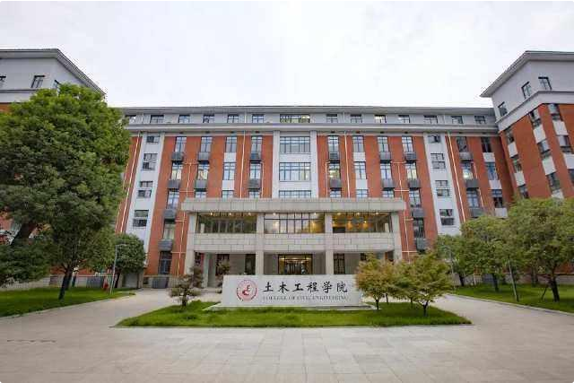 高考我在工地等你照片（土木工程不再）