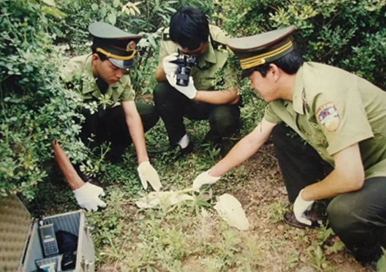 1997年，上海1个月内14人被敲头，警方用一台BP机锁定敲头魔