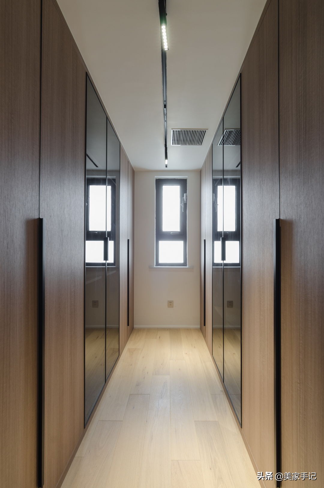 坚持极简主义的江苏夫妇，把家装修得一尘不染，看着都高级