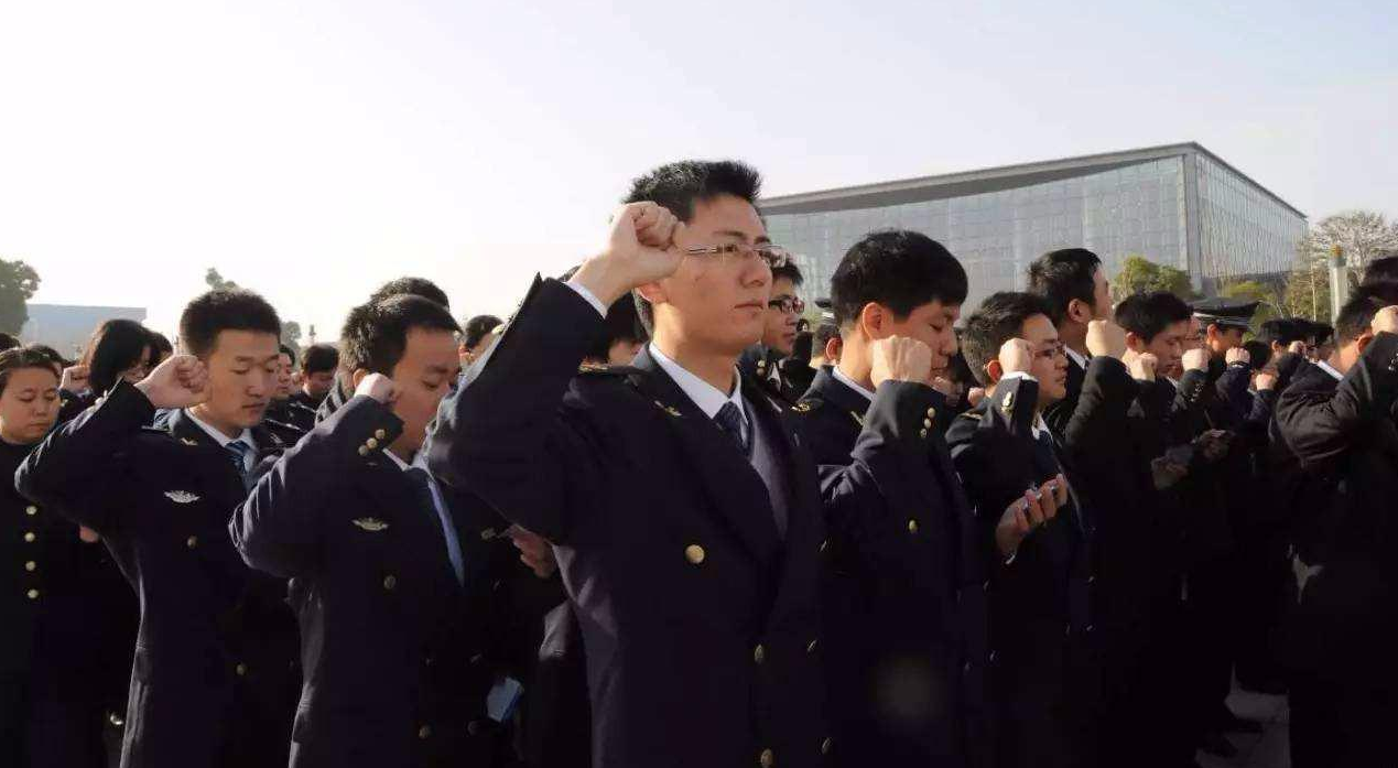 大学入党优势多多，但弊端却鲜为人知，需考虑清楚