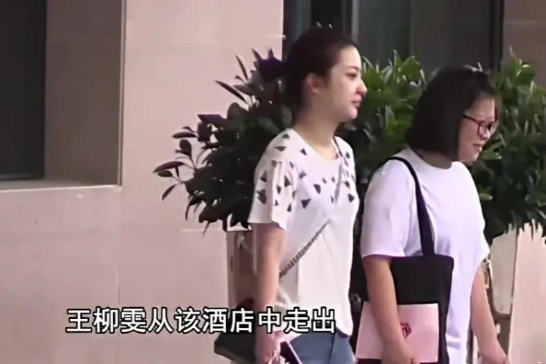 闹菇是谁(林更新与他背后的5任绯闻女友：蒋梦婕被粉丝群嘲，王丽坤意难平)