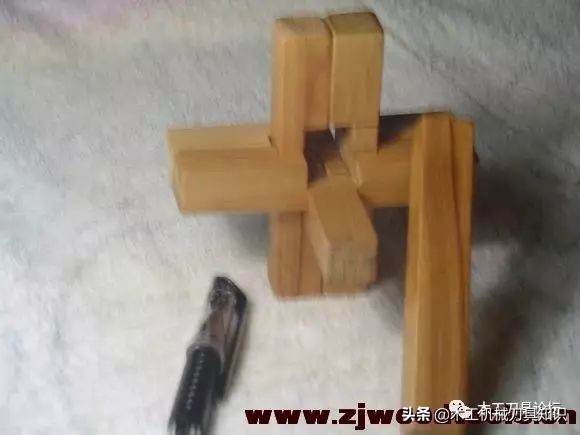 鲁班锁用柱黄金搭档，二十柱可拼四百式详细流程