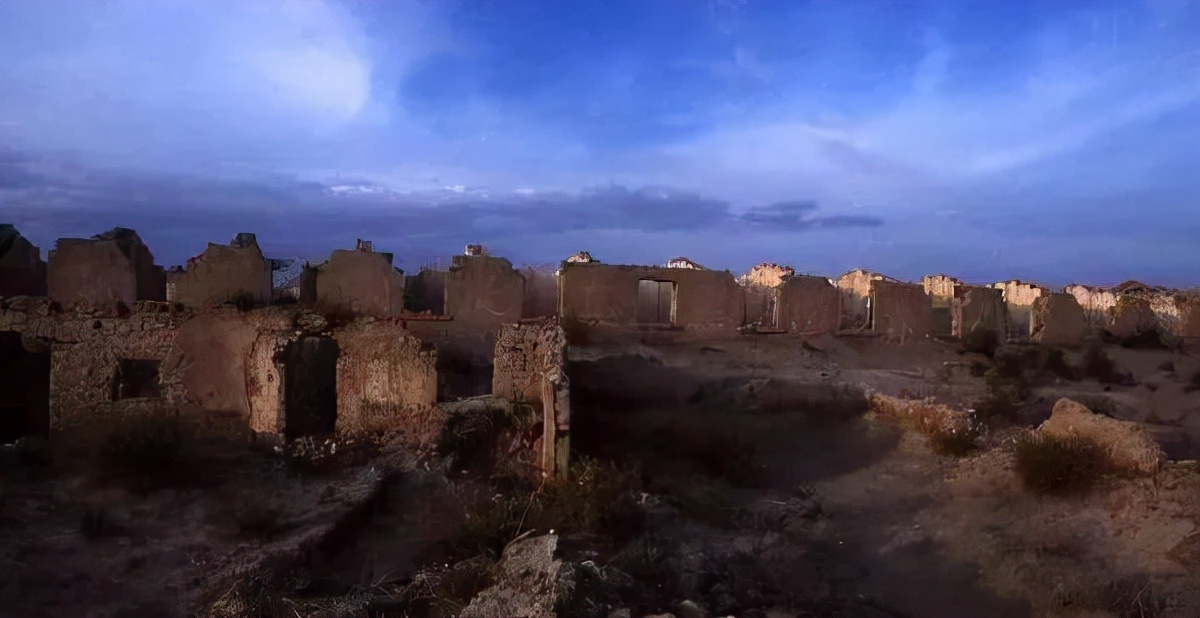 1964��10��13�գ��ҹ���һ��ԭ�ӵ���ըǰ���죬����г����˹���