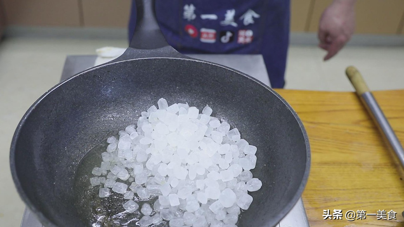 糖色怎么炒（教你如何炒出浓度高颜色红的顶级糖色）