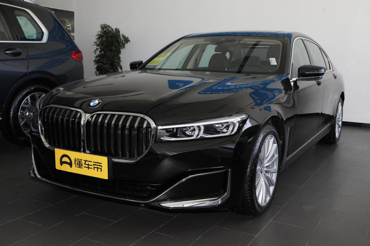 宝马7系:车长5273mm,最大功率195kw