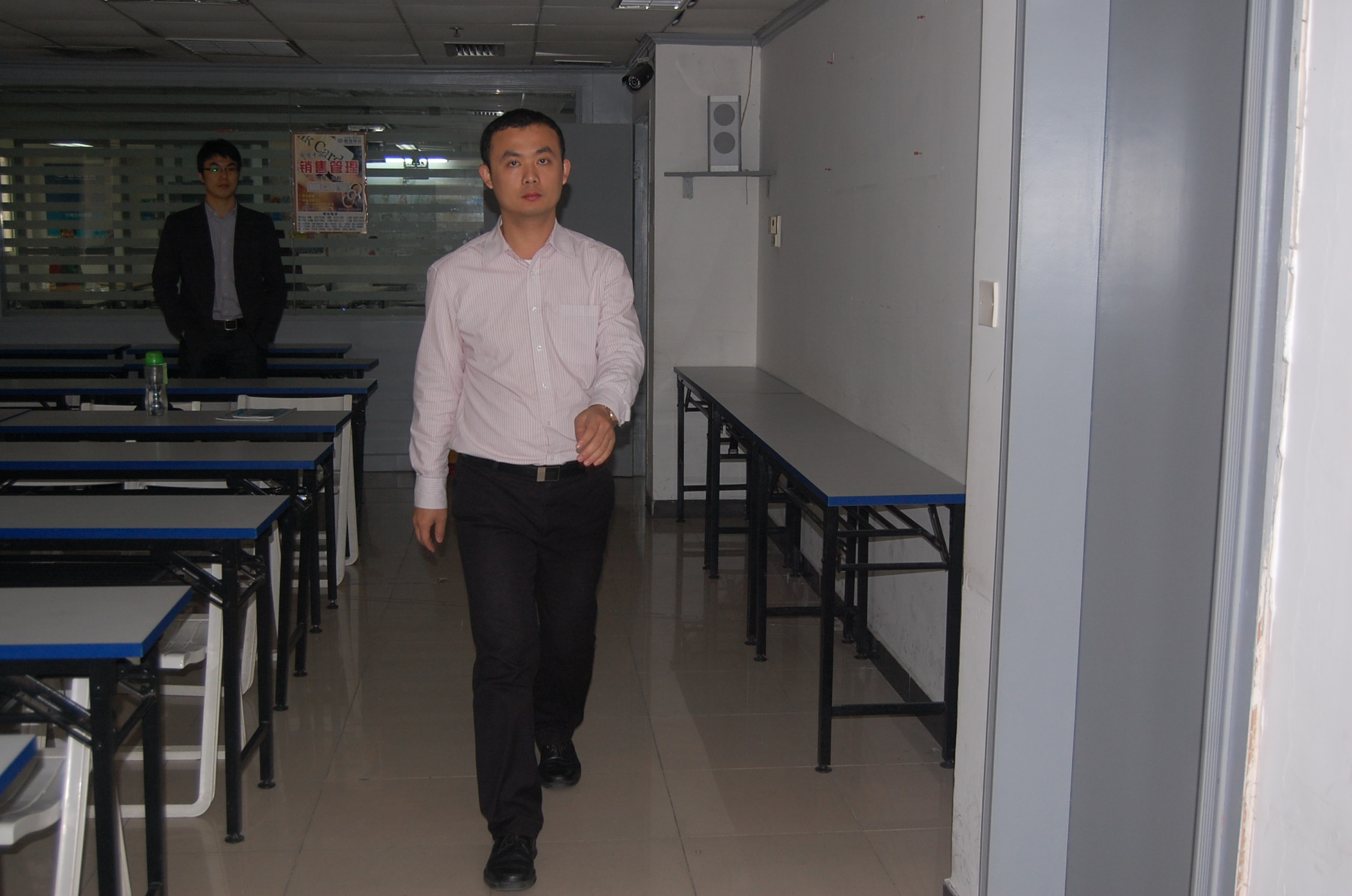 演讲家如何走出气质和霸气？有35年舞台经验的培训导师现在告诉你