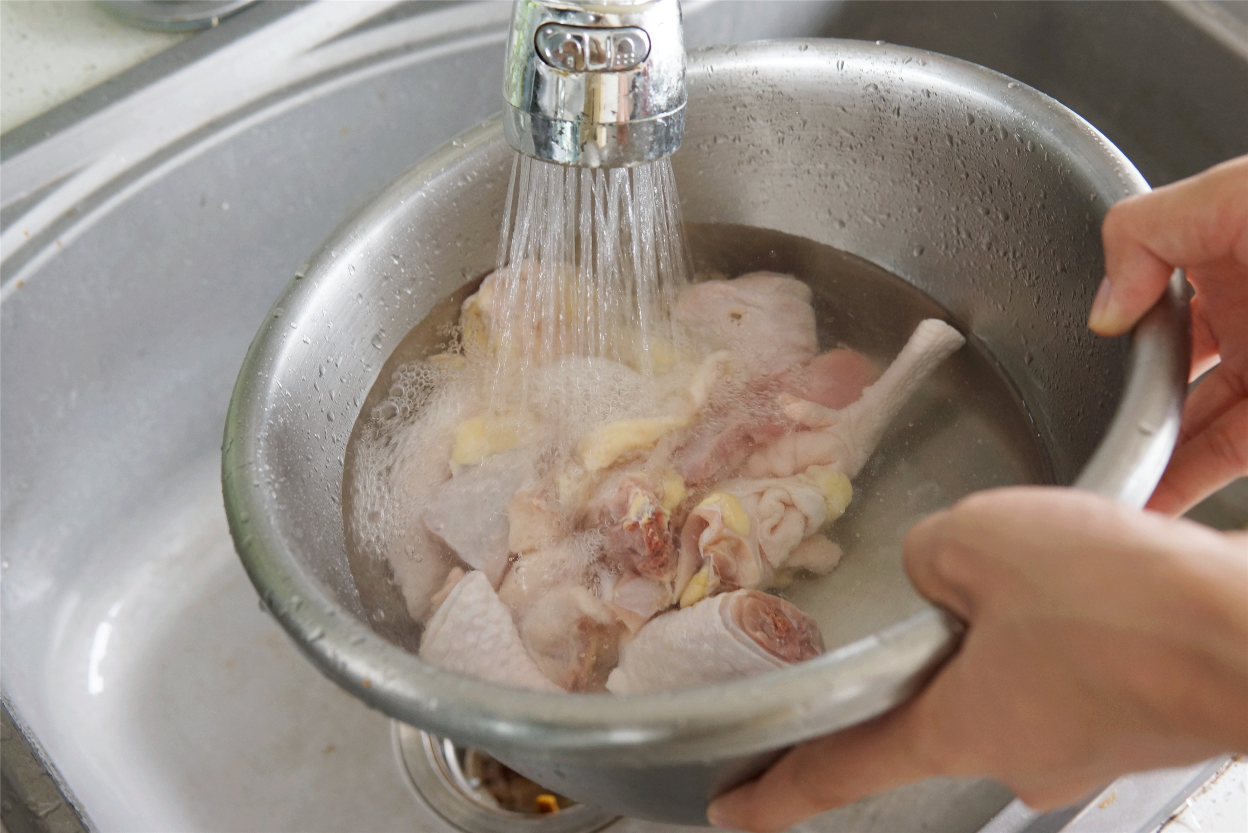 燉雞湯,燉雞湯怎么燉好吃又好喝