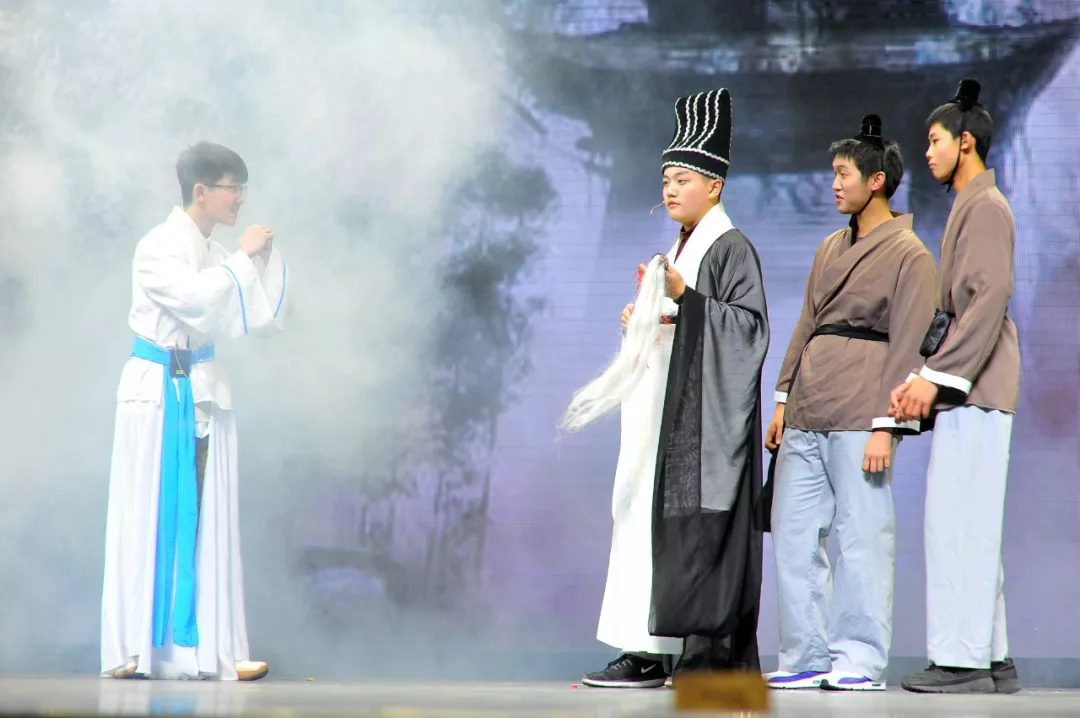 这所行事低调却成绩华丽的名校，他值得被爱